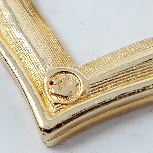 Swarovski Gold Heart Necklace ❤️ - Picture 5 of 5